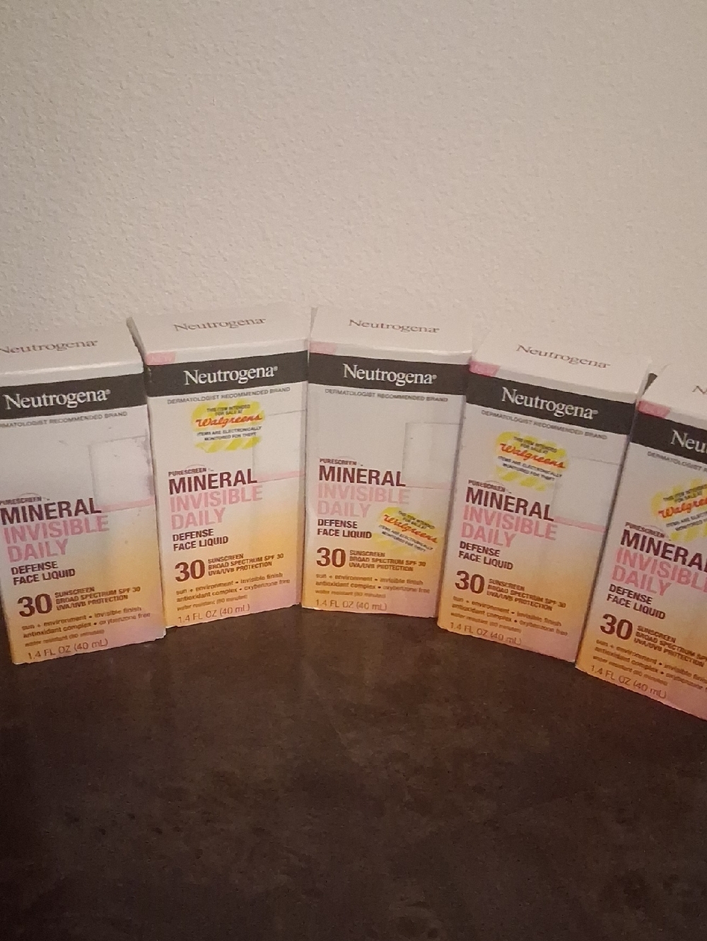 5 Bn Neutrogena PURESCREEN MINERAL